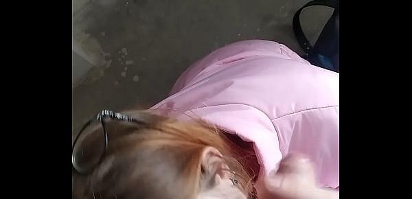  The girl sucked at the entrance and got cum in her mouth
